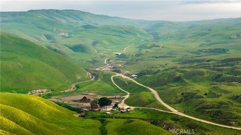 Tiny photo for 8050 Bitterwater Road, Shandon, CA 93461 (MLS # SC25108698)