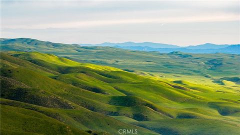 Tiny photo for 8050 Bitterwater Road, Shandon, CA 93461 (MLS # SC25108698)