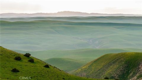 Tiny photo for 8050 Bitterwater Road, Shandon, CA 93461 (MLS # SC25108698)