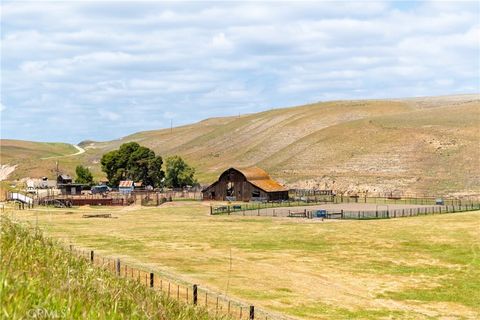 Tiny photo for 8050 Bitterwater Road, Shandon, CA 93461 (MLS # SC25108698)