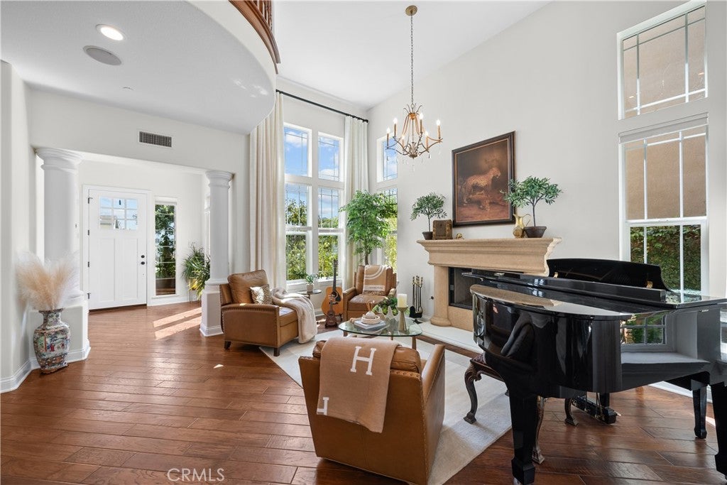 4127 W Hemlock