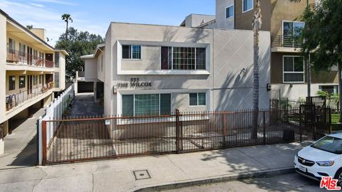 Photo of 932 Wilcox Ave AVE #4, Los Angeles, CA 90038 (MLS # 26833991)