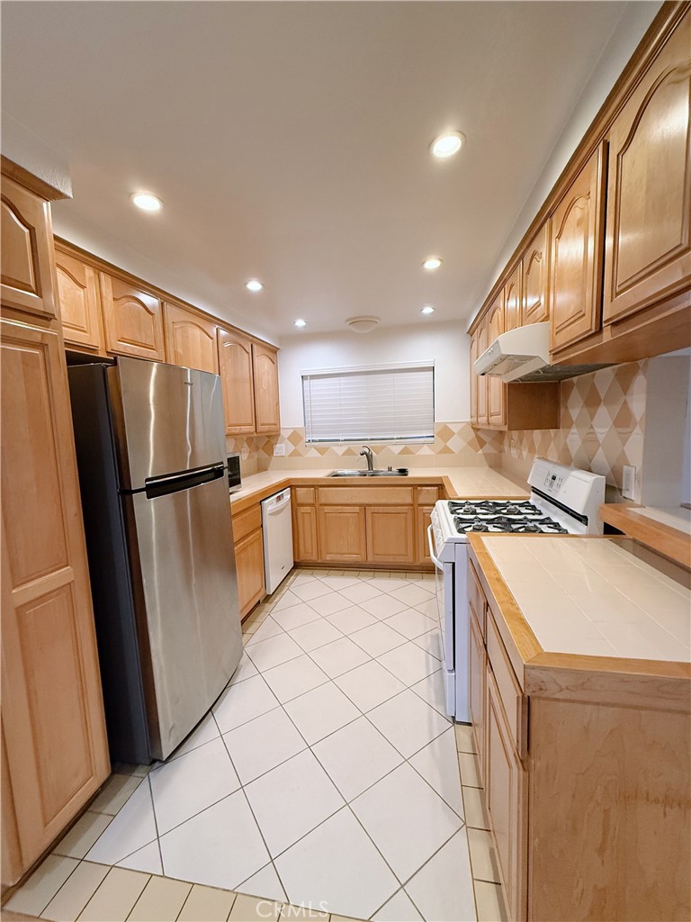 Artcraft Manor (AM) - Residential Lease