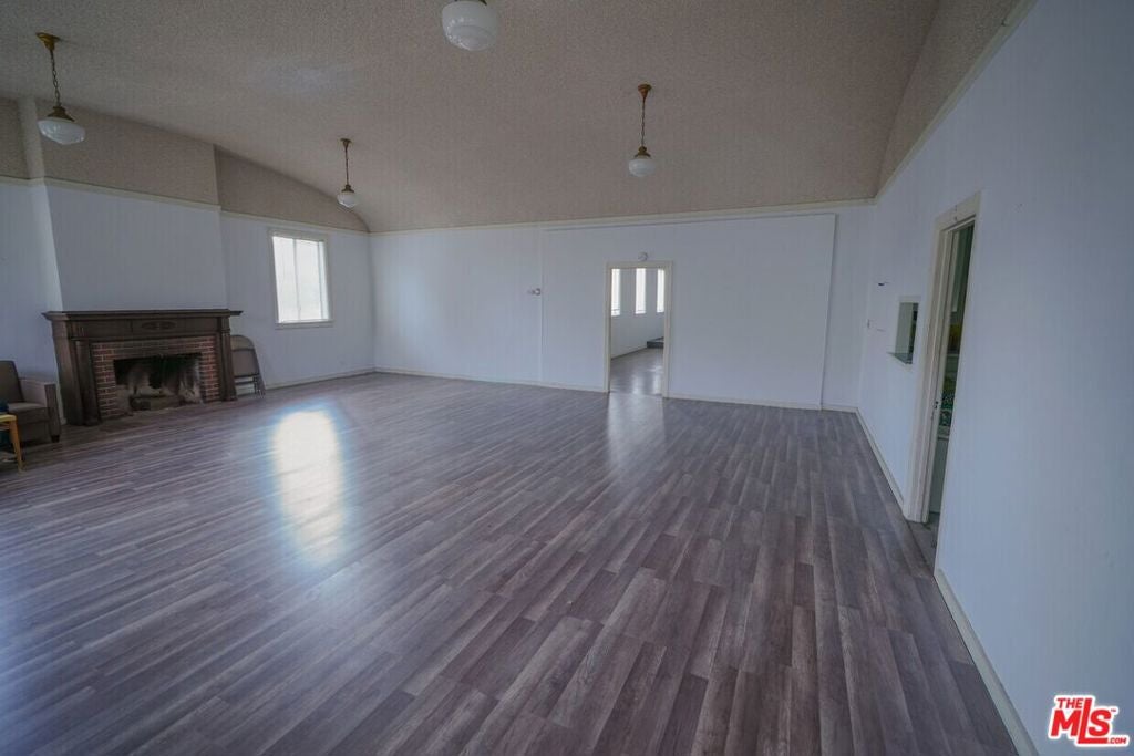 2030 Glendale Boulevard