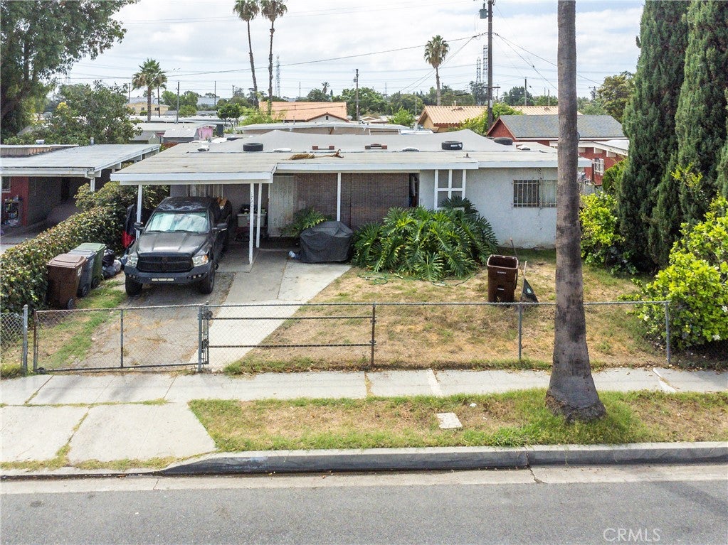 1720 W Caldwell
