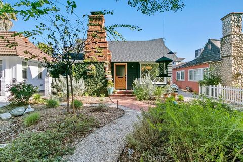 Photo of 4030 Willowcrest, Studio City, CA 91604 (MLS # PW26005617)