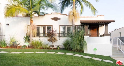 Photo of 1146 S Mullen Avenue, Los Angeles, CA 90019 (MLS # 26105326)