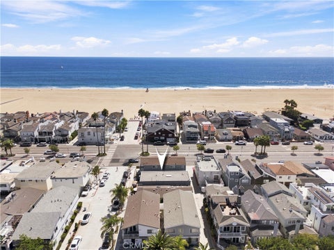 Photo of 203 6th Street, Newport Beach, CA 92661 (MLS # NP26193591)