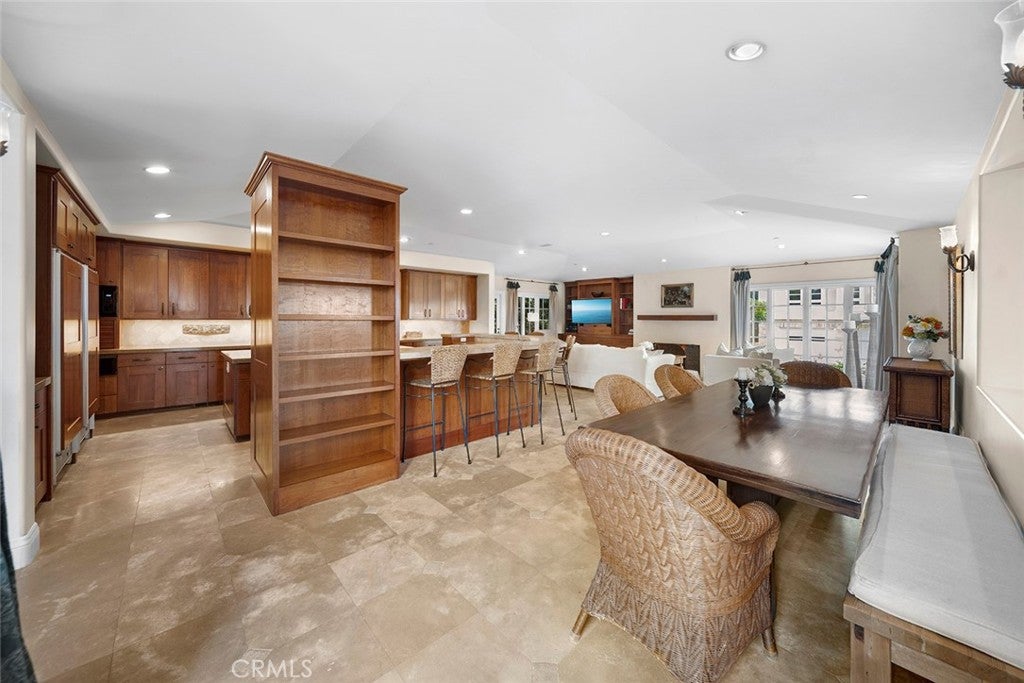 839 Emerald Bay