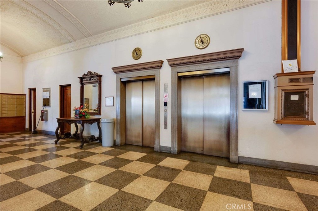 315 W 3rd 1011