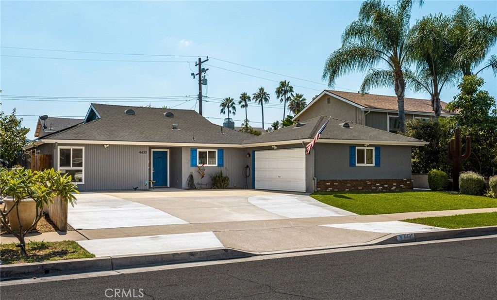 4430 E Silverleaf