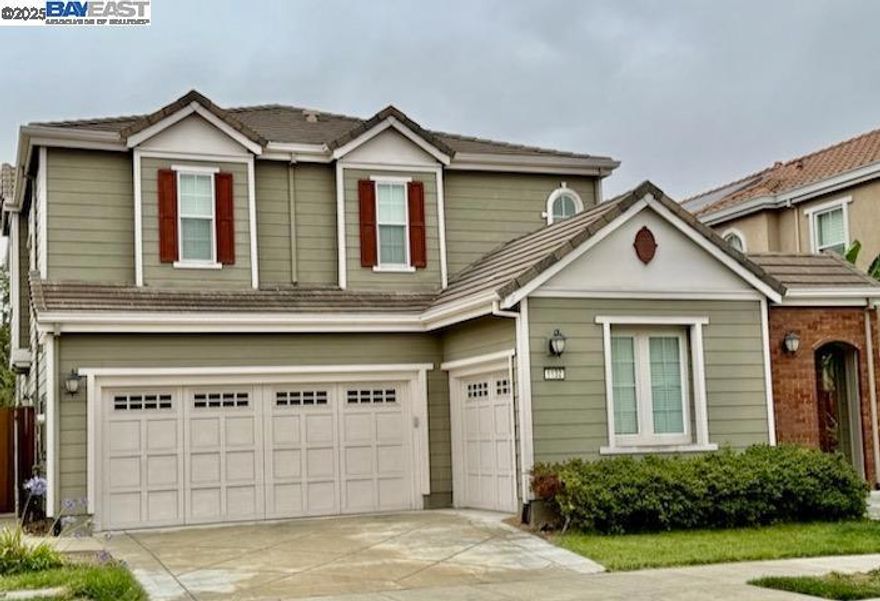 Approximately 3,258 square feet. 4 bedroom, 4. baths, loft, tech area, study, mud room, 3 bay garage. No H.O.A.. The downstairs features a versatile den and a full bath, perfect for a home office or potential 5th bedroom. Large open kitchen with ample cabinets and a island. Spacious living/family combo. Upstair's bonus loft and tech room offer additional versatility for work or play. Jr. master room. Master bedroom with walk-in closet. Master bath has separated show and tub. Low maintenance backyard with different fruit trees. Closed to highly rated schools.