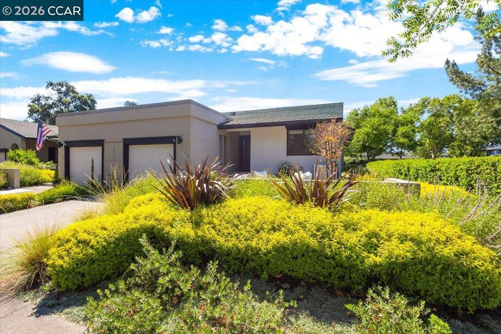 102 Vineyard Cir