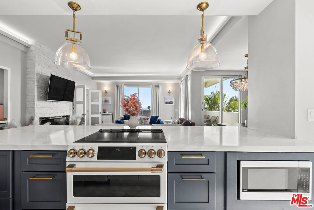 7250 Franklin Avenue 616