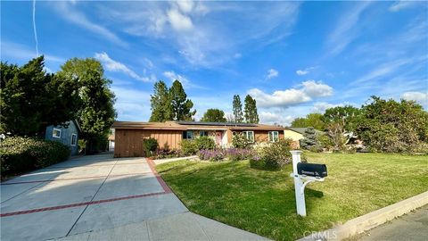 Photo of 17439 Donmetz Street, Granada Hills, CA 91344 (MLS # SR26034329)