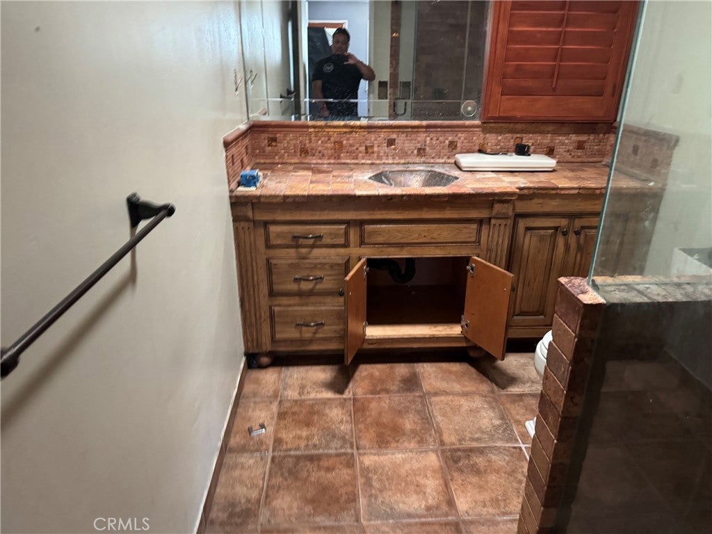 3015 Pepper Tree Lane