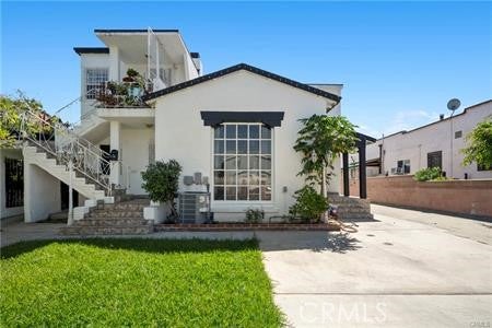 Photo of 2546 S Bronson Ave, Los Angeles, CA 90018 (MLS # SR26143350)
