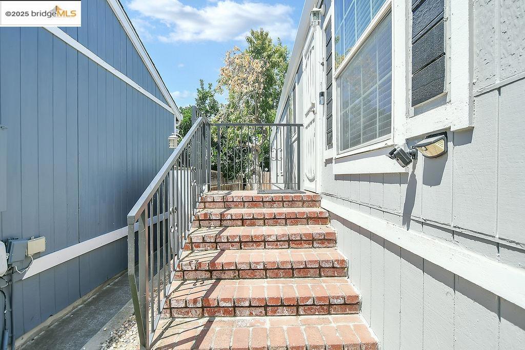 1924 Geneva Ln