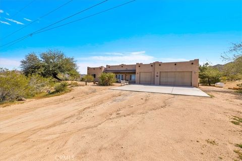 Photo of 61481 Latham Trail, Joshua Tree, CA 92252 (MLS # JT26054233)