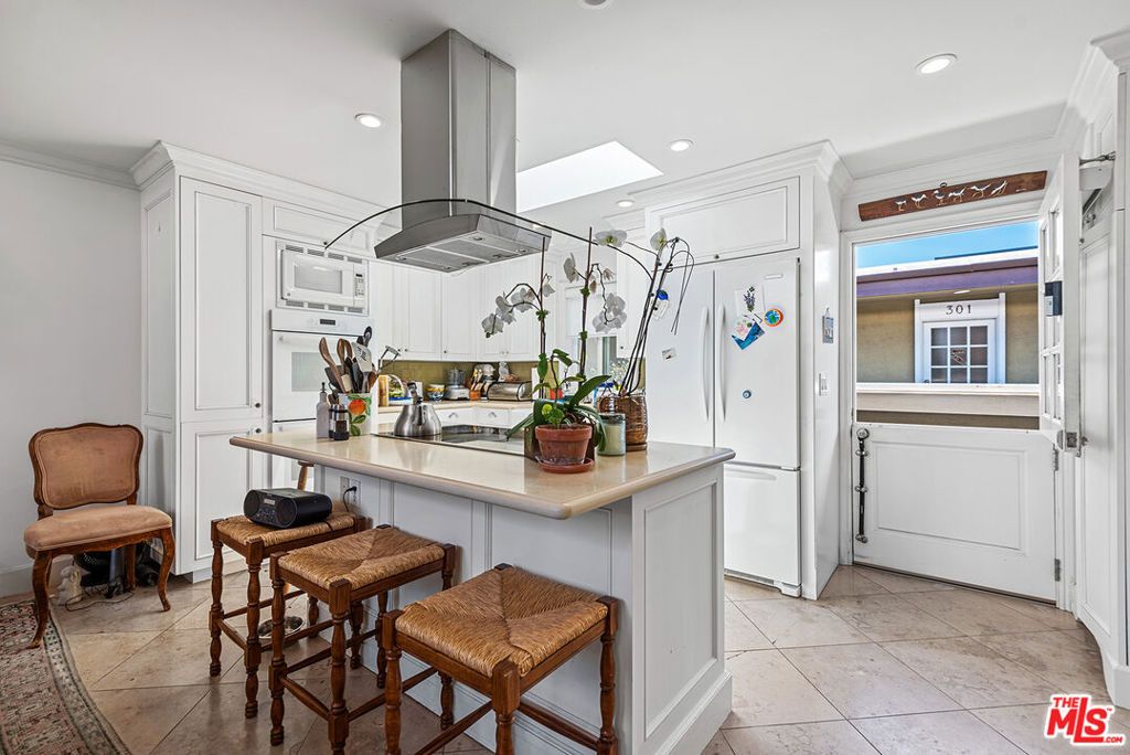 Photo of 6400 Pacific Avenue #308, Playa Del Rey, CA 90293 (MLS # 25553785)