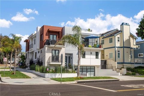 Photo of 700 Broadway, Redondo Beach, CA 90277 (MLS # PV26026323)