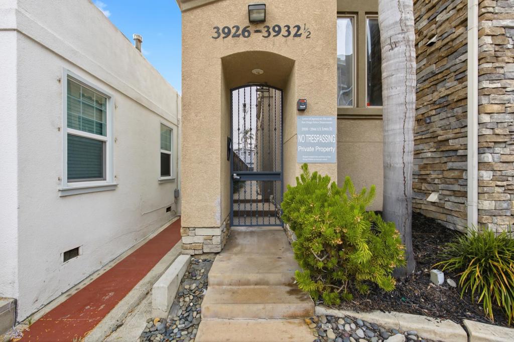 3928 1/2 Iowa Street