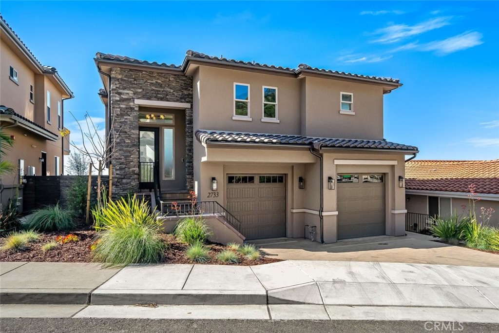 2733 Barcelona Street