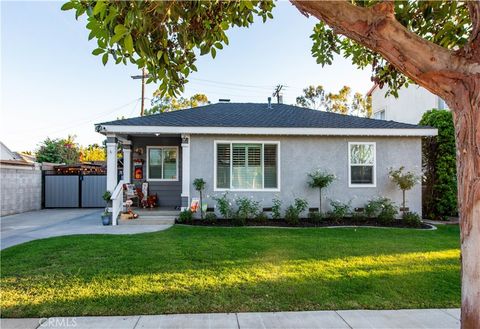 Photo of 5638 E Keynote Street, Long Beach, CA 90808 (MLS # SR25228531)