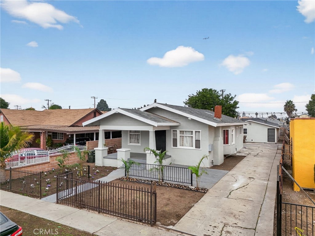 1043 W 95th Street