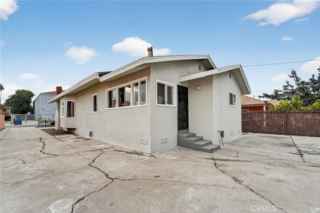 1043 W 95th Street