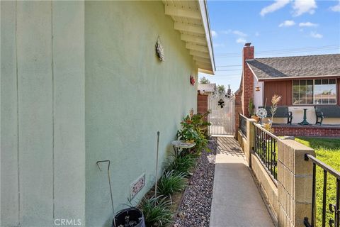 Photo of 6808 San Alto Way Way, Buena Park, CA 90620 (MLS # DW25273636)