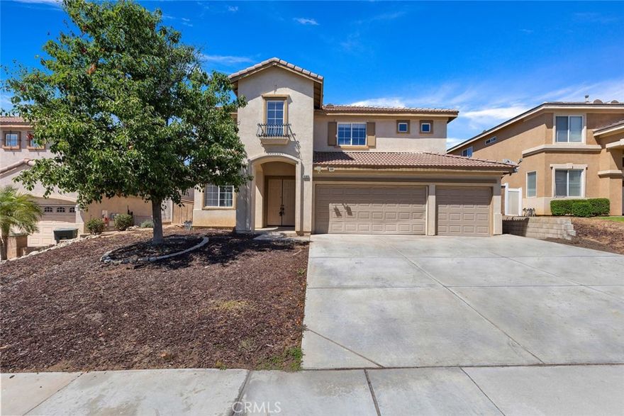 Double entry door, big living and family room, upgraded inside with convenient granite kitchen area , big granite island, high quality wood floor, laminate flooring for all upstairs bedroom, crown molding downstairs living room and family room area. good neighborhood. close to elementary school(walking distance) and shopping center. Great Location ! location! location! Back yard is newly seed, should come back green in one month, Front yard is new grass.