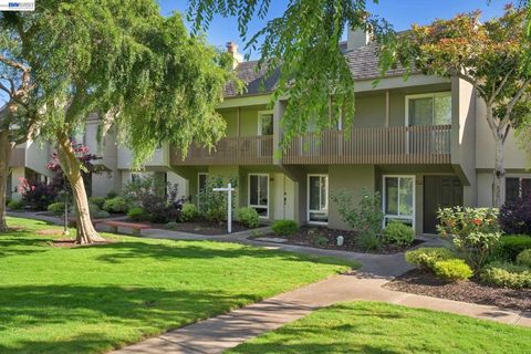Photo of 3027 Linda Vis Vis, Alameda, CA 94502 (MLS # 41134932)