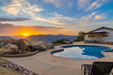 Photo of 1259 Alpine Estates Pl Pl, Alpine, CA 91901 (MLS # 260003115SD)