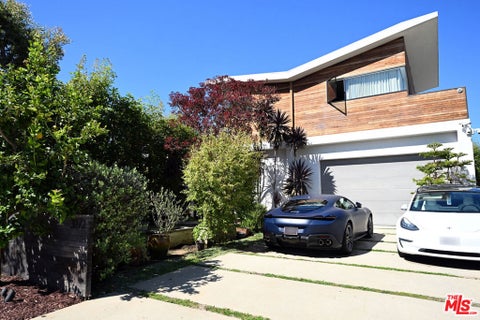 Photo of 3272 Grand View Boulevard, Los Angeles, CA 90066 (MLS # 26879343)