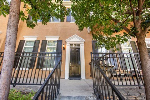 Photo of 27007 Edgewater Ln, Valencia, CA 91355 (MLS # SR26075448)