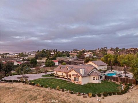 Photo of 39581 Sperry Court, Temecula, CA 92591 (MLS # SW26023596)