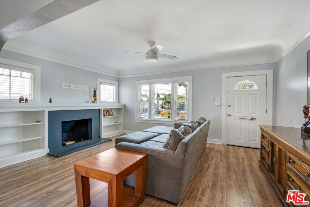 2051 W 78th Place
