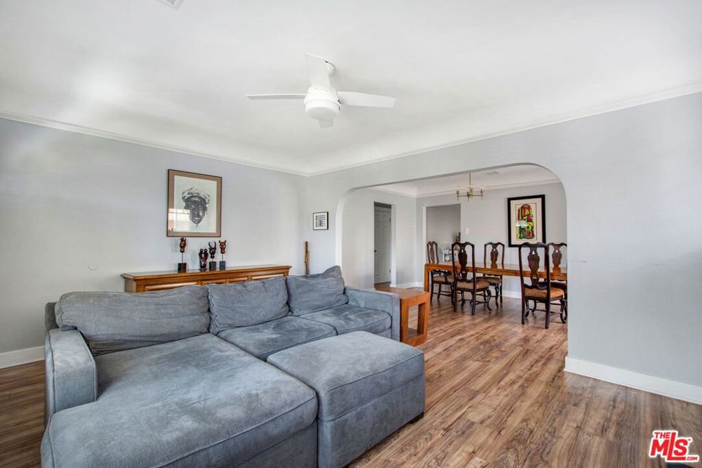 2051 W 78th Place