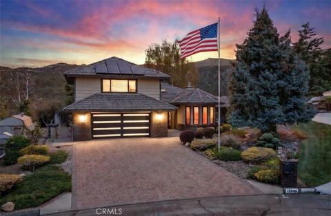 Photo of 13046 Oak Crest Dr, Yucaipa, CA 92399 (MLS # IG26061656)