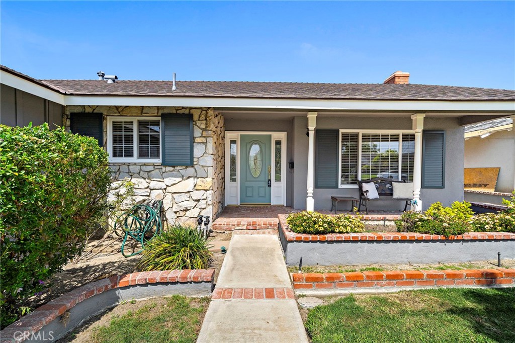 9111 Blackbird Avenue