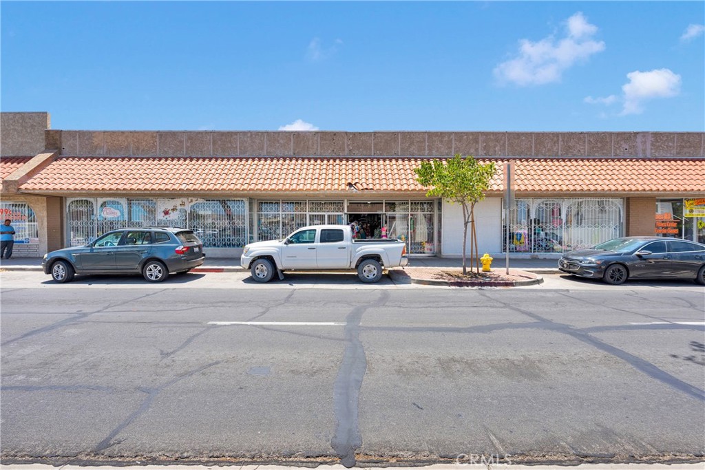 Local outlet store, clothing, furniture, and baby items and more! Property is for sale as well as the business, lease with option also considered.
Upstairs is inventory, storefront on Main Street! Barstow will become the next distribution center for BNSF, large, big box buildings are in the planning stage. Barstow is getting ready for over 200 jobs in the near future.