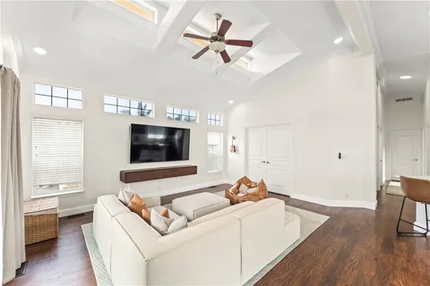 MLS: OC26097981