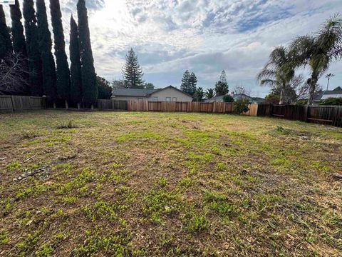 Photo of 4719 Springwood Way, Concord, CA 94521 (MLS # 41142433)