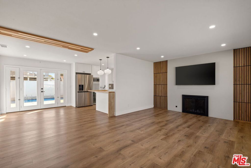 Photo of 14592 Belmar Circle, Huntington Beach, CA 92647 (MLS # 26652933)