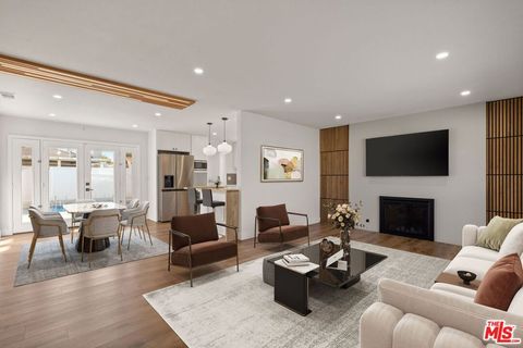 Photo of 14592 Belmar Circle, Huntington Beach, CA 92647 (MLS # 26652933)