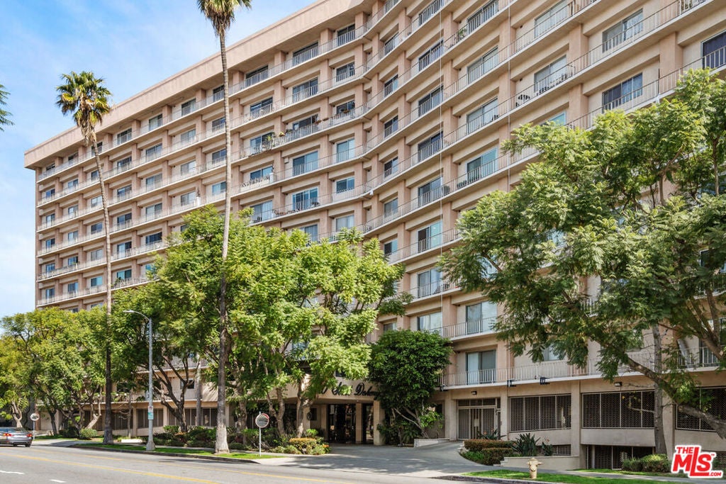 100 S Doheny Drive