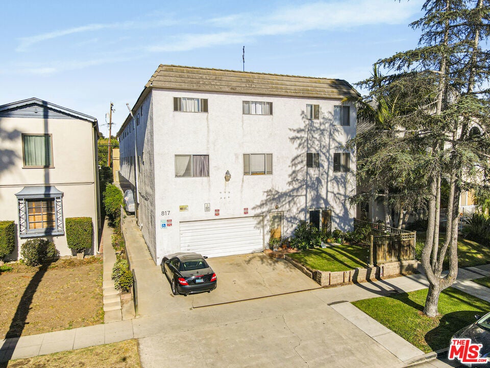 817 12th Street