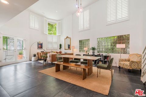 Photo of 833 17th Street #4, Santa Monica, CA 90403 (MLS # 26671949)