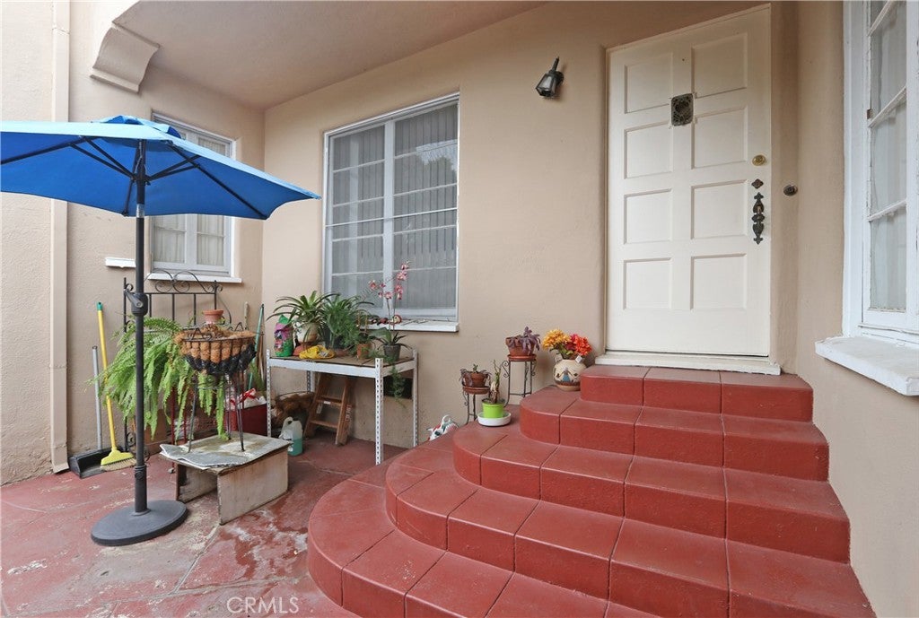 1222 S Cloverdale